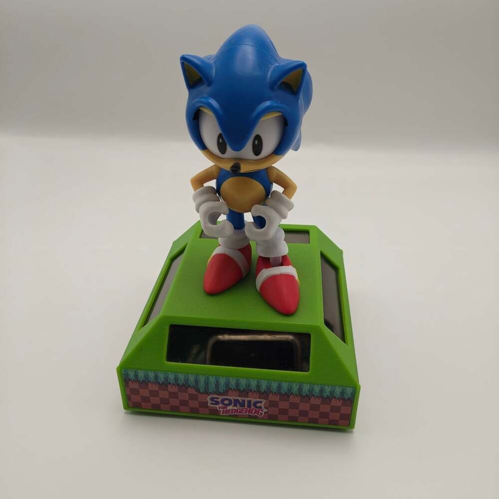 Jakks Pacific Sonic The Hedgehog Solar Powered Foot Tapping Action Figure